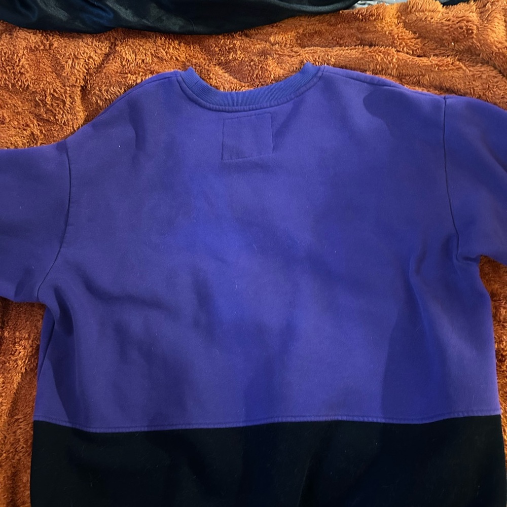 Praying Rabbit Split color crewneck - Picture 6 of 7